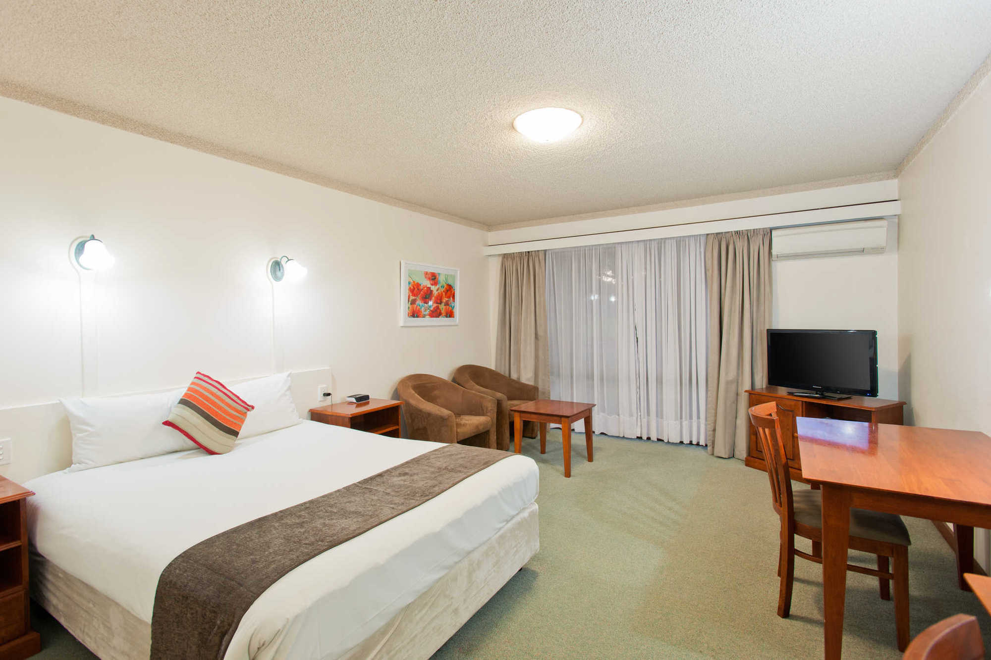 Admiral Motel