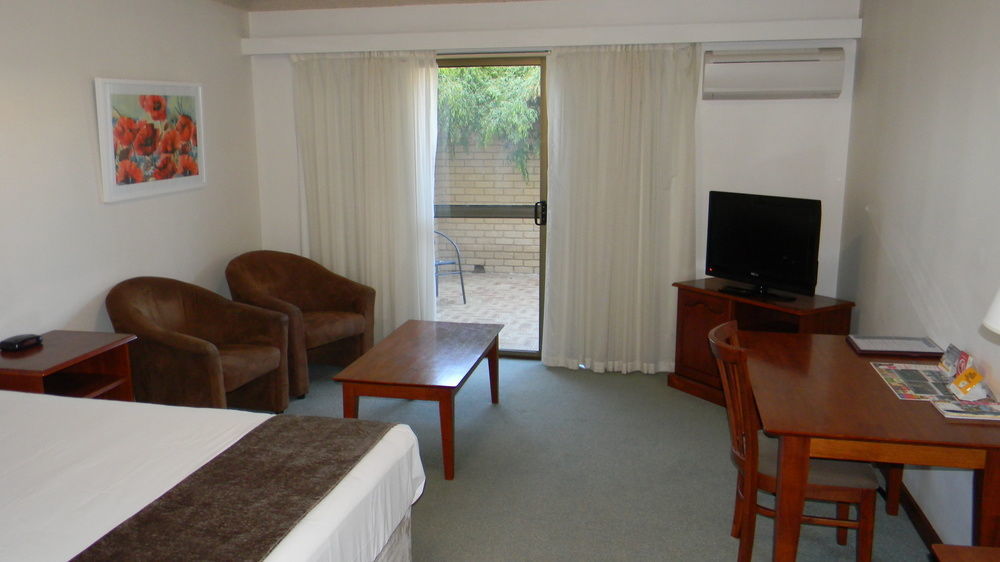 Admiral Motel 3*
